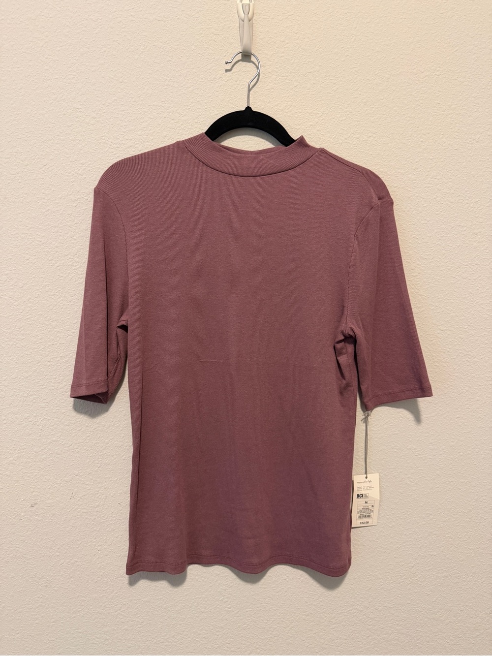 Women’s Short-Sleeve Mock Neck Shirt in Dusty Mauve
